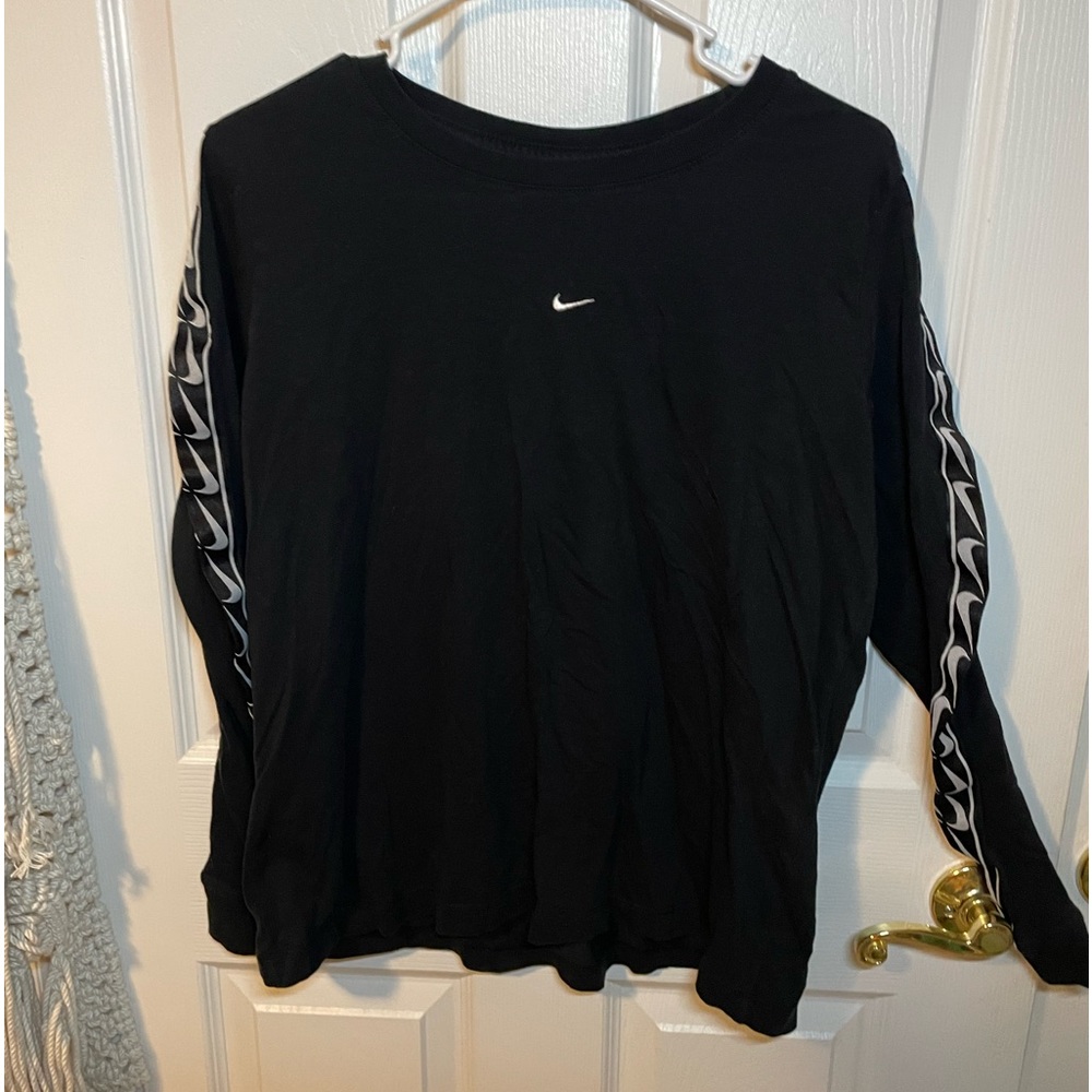 Nike Women’s Longsleeve Tee